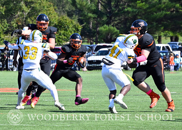 2023.10.07.varsity.football.vs.collegiate_01.dc