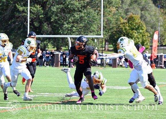 2023.10.07.varsity.football.vs.collegiate_02.dc