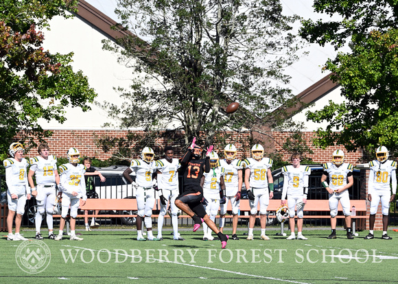 2023.10.07.varsity.football.vs.collegiate_10.dc