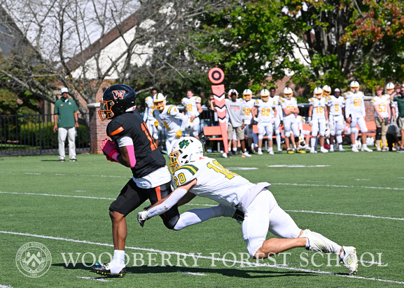 2023.10.07.varsity.football.vs.collegiate_14.dc