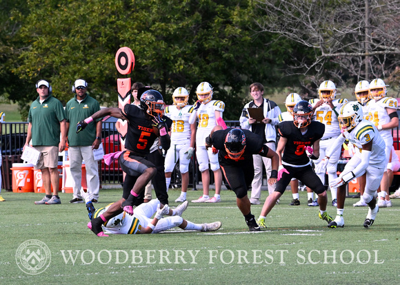 2023.10.07.varsity.football.vs.collegiate_19.dc